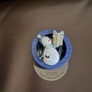 NWT Bath & Body Works Snowman With Present Scentportable Vent Visor Clip